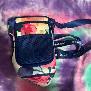 Floral HydroJug sleeve with accessory pocket